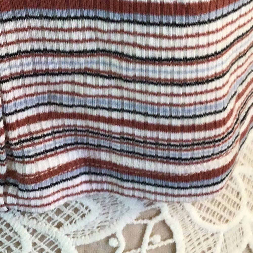 351 ✨EUC Bundle of 2 American Eagle Striped Crop Tanks✨ - Picture 11 of 12